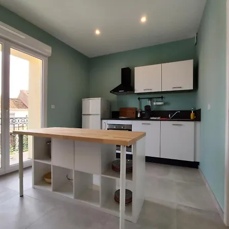 Colormix 3 Etoiles - 95m2 Plein Centre - Ensoleille Climatise