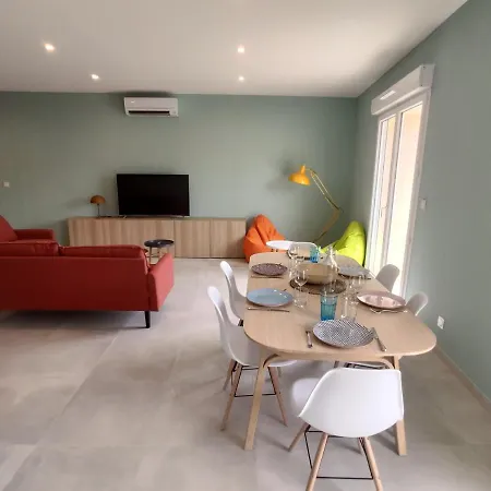 Colormix 3 Etoiles - 95m2 Plein Centre - Ensoleille Climatise