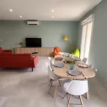 Colormix 3 Etoiles - 95m2 Plein Centre - Ensoleille Climatise