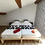 Colormix 3 Etoiles - 95m2 Plein Centre - Ensoleille Climatise Lägenhet *