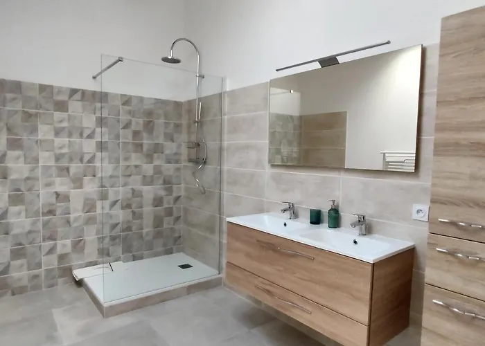 Colormix 3 Etoiles - 95m2 Plein Centre - Ensoleille Climatise Apartmán *