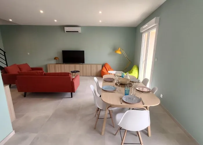 Colormix 3 Etoiles - 95m2 Plein Centre - Ensoleille Climatise
